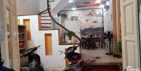 Nhà ngõ 72 Hoa Bằng 40mX5t, MT4,6m, giá 4,7 tỷ. LH 0902130310