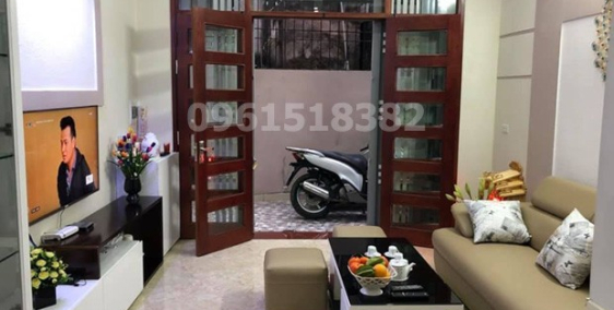 Bán nhà Chùa Hà 30m2 x 5T. Nhà đầu ngõ. Kinh doanh nhỏ. Nhà mới full đồ.