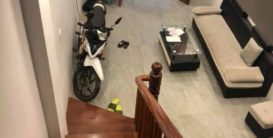 Bán nhà chính chủ phố Trung Hòa, DT30, 3T, MT3.8, ngõ rộng.