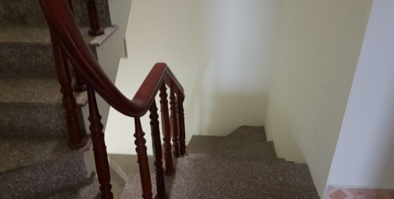 Bán nhà Đường Láng, 36m2, 5 tầng, nhà đẹp, 3,15 tỷ