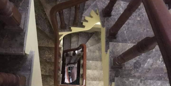 BÁN NHÀ NHỎ XINH, LÔ GÓC GẦN PHỐ NỞ HẬU ĐẸP, DIỆN TÍCH, 20M + 4 TẦNG, GIÁ 2.15 T