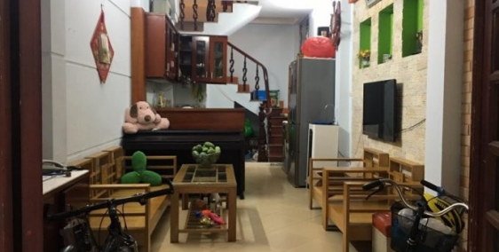 Bán nhà Phố Lê Duẩn 6 tỷ, 35mx4 tầng. oto vào, KD được tốt