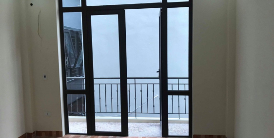 Bán nhà Lê Trọng Tấn Hà Đông giá 2 tỷ 4, ô tô đỗ cổng, 31m2* 4 tầng