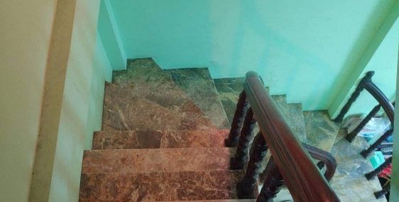 Bán gấp nhà Lê Đại Hành, vị trí đẹp, kinh doanh, 46m2, 5T, giá 6.9 tỷ.