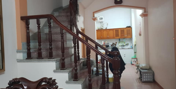 Bán nhà cuối ngõ 192 Lê Trọng Tấn 42m2 x 4T, đẹp, ở luôn. Giá 2,4 tỷ