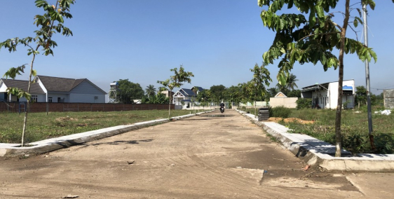 Cần tiền bán gấp lô đất mặt tiền đường Đinh Đức Thiện, gần QL1A.