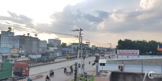 Nhà mặt tiền quốc lộ 51, thị trấn Long Thành đẹp lung linh, kinh doanh tấp nập