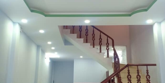 Nhà 2 lầu dt 120m ngay chợ bình thành