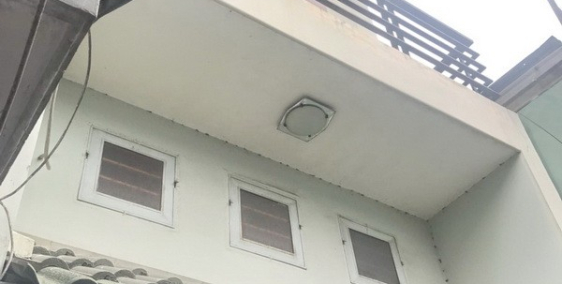 Bán nhà 2 lầu hẻm 64 Bùi Văn Ba quận 7.