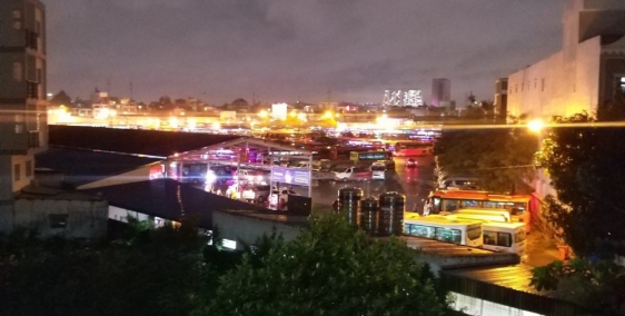 Cần bán nhà view Bến xe miền Tây thoáng mát.