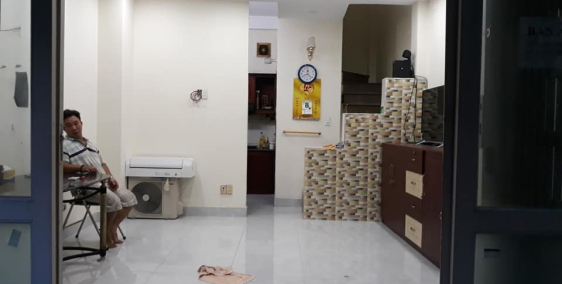 Nhà Nguyễn Đình Chiểu Phú Nhuận, 4 lầu chỉ 4.5 tỷ. kinh doanh