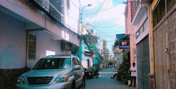 Bán nhà hẻm xe hơi đường Thăng Long, P.4, TB. Hẻm thông thoáng, nhà kết cấu sẵn