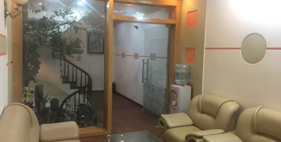 Bán nhà Nguyễn Hoàng Tôn DT38m2*6 tầng cực đẹp, oto cách nhà 3m giá 3.6 tỷ