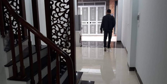 Bán nhà Kim Giang, ngõ to, ô tô đỗ cửa, DT 40m2x 4 tầng