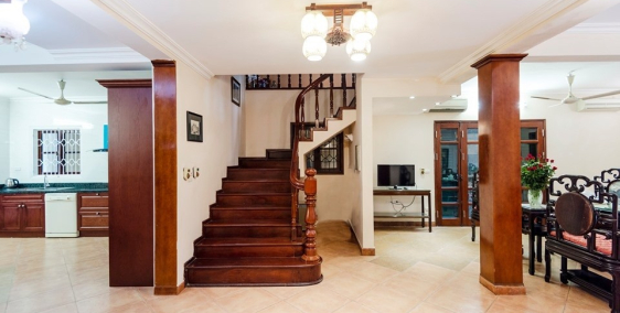 Cho thuê Biệt Thự  Long Biên, full đồ cực đẹp, 250m2 giá 40tr/th.