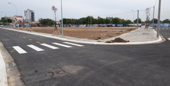 Bán đất ngay trung tâm thành phố giá chỉ 2tr9/m2 Liên hệ 0792 93 4950