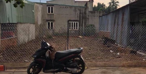 Cần bán đất gần chợ Hóc Môn đường Nguyễn Thị Sóc 250m2 giá 900tr sổ hồng riêng.