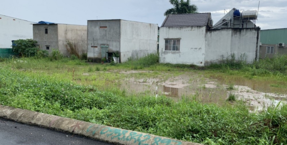 Bán đất mặt tiền Bà Triệu gần BV Đa Khoa Hóc Môn