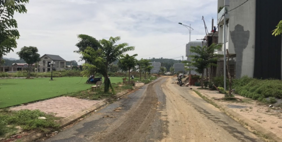 Đất nền 800tr trả trước 240tr 2 năm sau thanh toán toàn bộ.