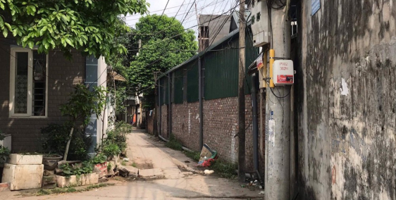 Bán lô đất 135m2, hướng Tây Bắc, sát đường Hồng Tiến,giá 64 triệu/m2