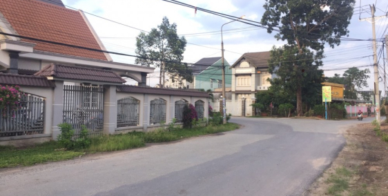 Bán đất tại An Phước, khu dân cư đông đúc, đường bê tông rộng, 2 lô liền kề cần