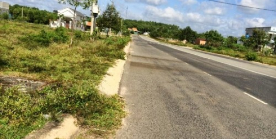 36 KẾ, KẾ BÊN SÂN BAY LÀ THƯỢNG SÁCH