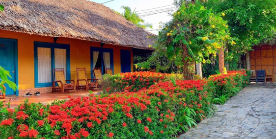 ĐẤT ĐẸP MẶT TIỀN SÔNG LỚN - LỘ GIỚI ĐƯỜNG 100MET - SỔ SẲN - AN TOÀN PHÁP LÝ