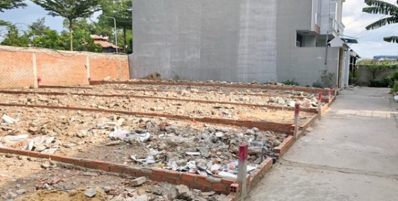 Bán gấp lô đất hẻm 3m 1135 Huỳnh Tấn Phát quận 7.