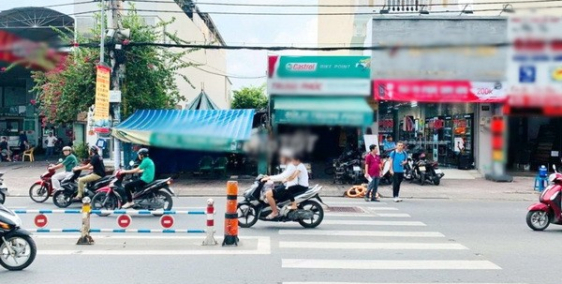 Bán lô đất mặt tiền Nguyễn Thị Thập quận 7.