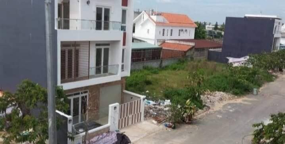 BÁN ĐẤT NHANH 1 LÔ DUY NHẤT 10X25M=250M2, MT TỈNH LỘ 10