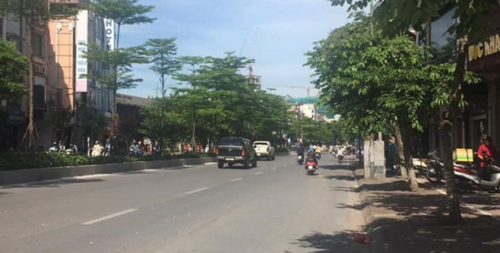 Cho thuê nhà mặt phố Kim Mã 50m2x5 tầng 55tr/tháng