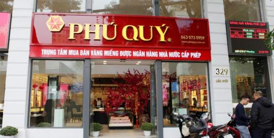 Mặt Phố Bùi Thị Xuân Mặt tiền 12m, S: 200m/san