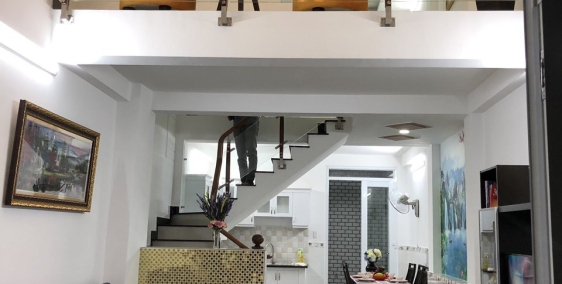 Cho thuê Hotel trục đường Võ Văn Kiệt quận 1. Diện tích: 5x22. Kết cấu: 1hầm,1tr