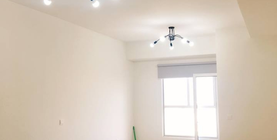 Sang hợp đồng thuê Officetel Sunrise Cityview giá 9tr/tháng ,có máy lạnh ,rèm .L