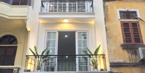 Cho thuê nhà mặt phố Hoàng Ngân 150m2