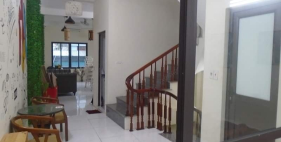Cho thuê nhà Nguyễn Khang 100m2x3 tầng 11tr/tháng