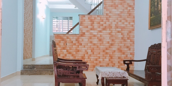 Nhà nguyên căn gần sân bay Tân Sơn Nhất, 4x15m , 3 lầu. Giá : 23 triệu