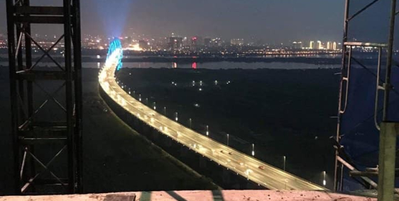 Tôi cần bán căn góc 76m2 view cầu Nhật Tân dự án Intracom Riverside: