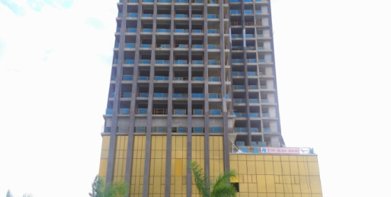 Căn hộ có kính dát vàng 24k siêu đẹp, nằm ngay bờ sông Hàn thơ mộng