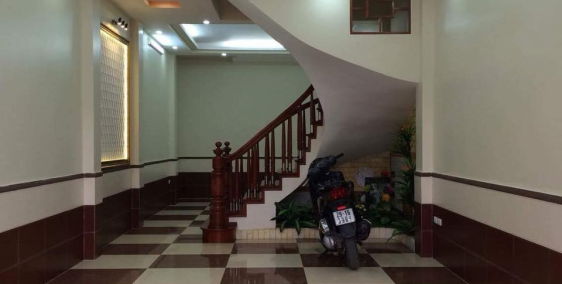 Bán gấp Tập thể tầng 1 phố Lý Nam Đế giá 5 tỷ, DT 117m2.