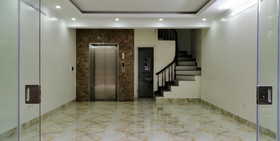 Bán nhà VIP phố Trần Quang Diệu, thang máy, ô tô đỗ gần, giá siêu đẹp: 8 tỷ!!!