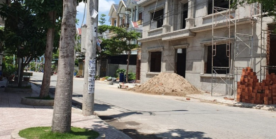 BÁN BIỆT THỰ  MẶT TIỀN ĐƯỜNG VŨNG THIỆN PH TÂN ĐÔNG HIỆP , DĨ AN BÌNH DƯƠNG