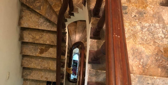 Bán nhà Nguyên Hồng 40m, 4 tầng, giá 6,9 tỷ.