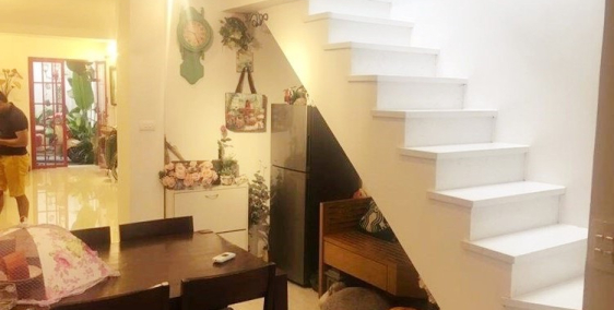 Bán nhà ĐẸP phố Hoàng Cầu Quận Đống Đa. DT40m2.giá 4tỷ.Mặt tiền 4m. Gần phố