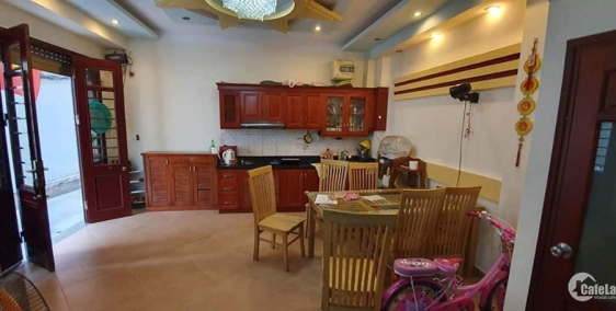 Bán nhà gần đường Tôn Thất Tùng DT.45m2, giá 3.3 tỷ, oto cách 10m.