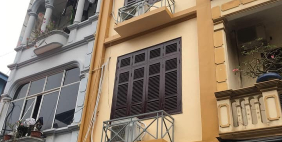 8.8Tỷ Nhà mặt phố Cảm Hội 30m2x4tầng, Kinh doanh tốt.