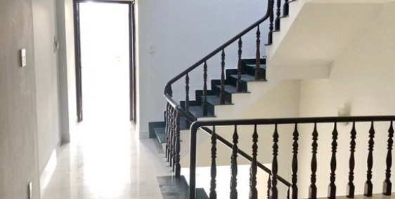 Bán gấp nhà phố 2 lầu hiện đại hẻm 147 Nguyễn Thị Thập, P. Tân Phú, Quận 7.