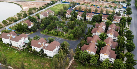 Nhà phố 5x20 nằm tại mặt tiền đường lã xuân oai quận 9