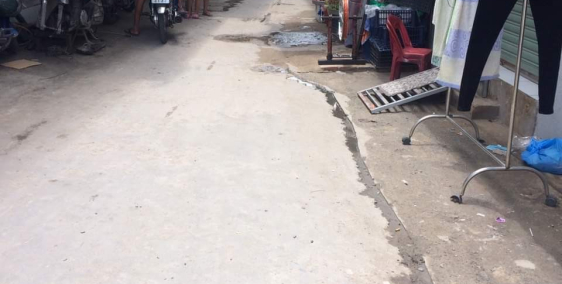 Bán nhà cấp 4 ngay MT chế lan viên,tân phú DT 36m2,SHR,1 tỷ 2,LH 0931465422a log