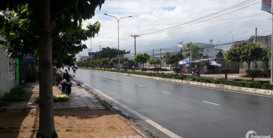 Chính chủ nhà phố mặt tiền QL53, cần bán gấp